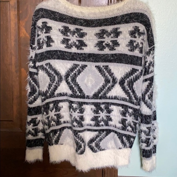 Express fuzzy soft sweater xs - Picture 3 of 4